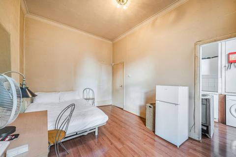 Studio to rent, Upper Montagu Street, Baker Street, London, W1H