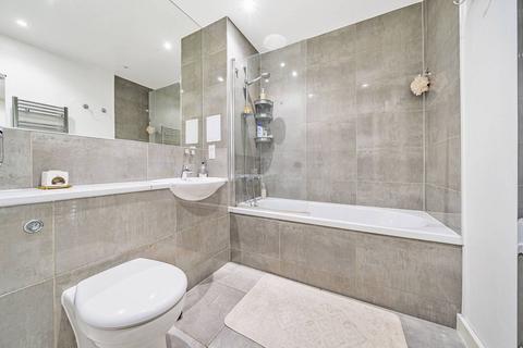 2 bedroom flat to rent, Amelia Street, Elephant and Castle, London, SE17