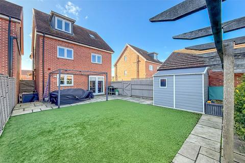 4 bedroom detached house for sale, Hinchliff Drive, Littlehampton, West Sussex