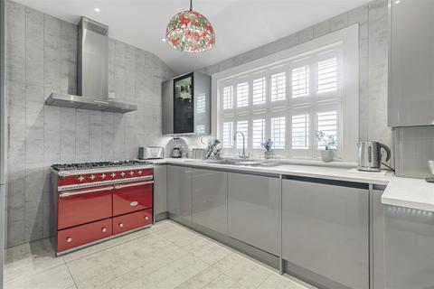 undefined, Upper Richmond Road West, East Sheen, SW14