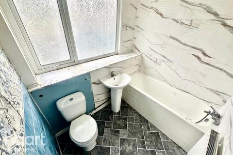 undefined, MONMOUTH RD, B32