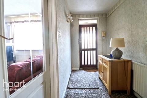 4 bedroom end of terrace house for sale, Dagenham Road, Dagenham