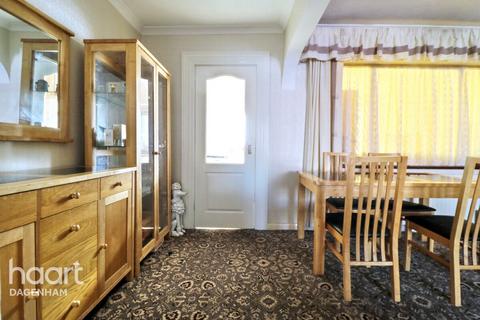4 bedroom end of terrace house for sale, Dagenham Road, Dagenham