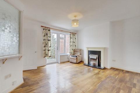 2 bedroom semi-detached bungalow for sale, Parkfields, Benfleet, SS7