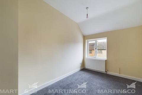 24 Dukes Crescent, Edlington, Doncaster, DN12 1AZ