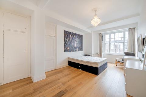 Queensway, London, W2
