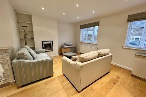 3 bedroom semi-detached house to rent, High Street, Suffolk IP15
