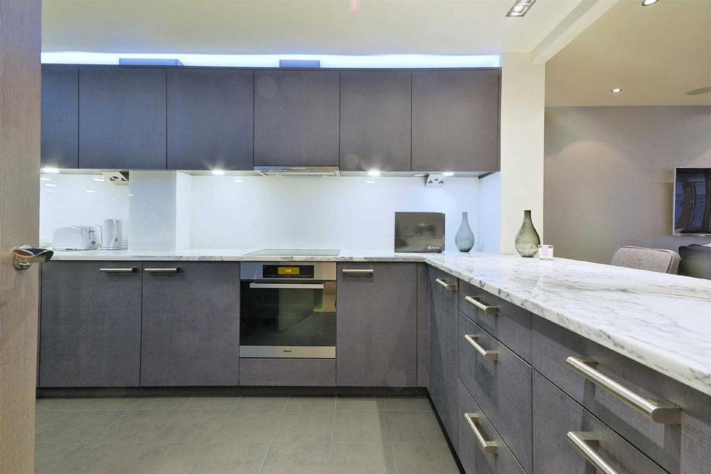 Doulton-house-park-street-chelsea-creek-sw6