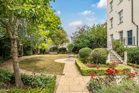2 bedroom flat for sale, Wellington Place, London Road, Cheltenham, Gloucestershire, GL52