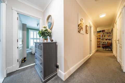 2 bedroom flat for sale, Wellington Place, London Road, Cheltenham, Gloucestershire, GL52