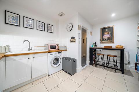 2 bedroom flat for sale, Wellington Place, London Road, Cheltenham, Gloucestershire, GL52