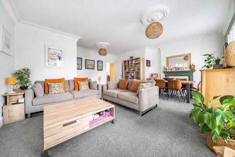 2 bedroom flat for sale, Wellington Place, London Road, Cheltenham, Gloucestershire, GL52