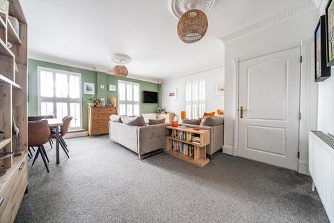 2 bedroom flat for sale, Wellington Place, London Road, Cheltenham, Gloucestershire, GL52