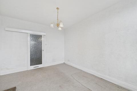 2 bedroom end of terrace house to rent, Wentworth Road, Blackerhill