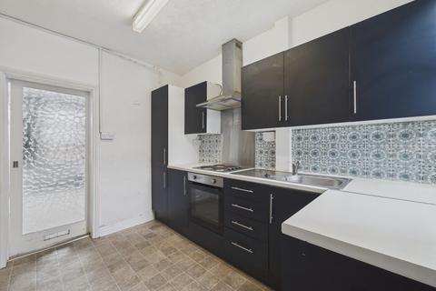 2 bedroom end of terrace house to rent, Wentworth Road, Blackerhill