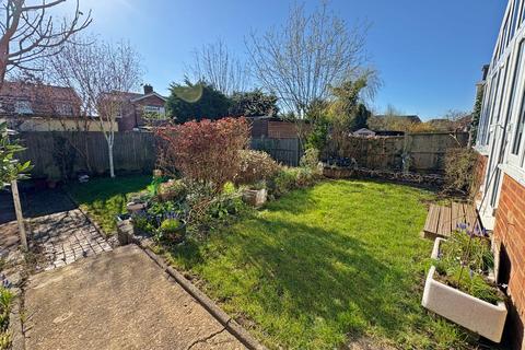 2 bedroom bungalow for sale, Russell Road, Toddington