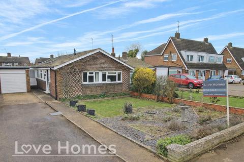 2 bedroom bungalow for sale, Russell Road, Toddington
