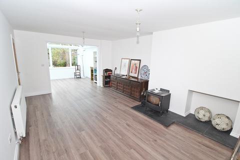 2 bedroom bungalow for sale, Russell Road, Toddington
