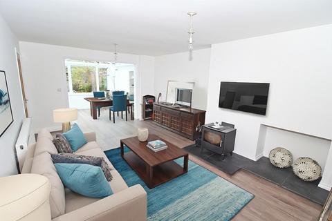 2 bedroom bungalow for sale, Russell Road, Toddington