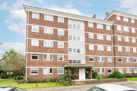 Courtlands, Richmond TW10