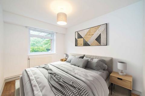 undefined, Courtlands, Richmond TW10