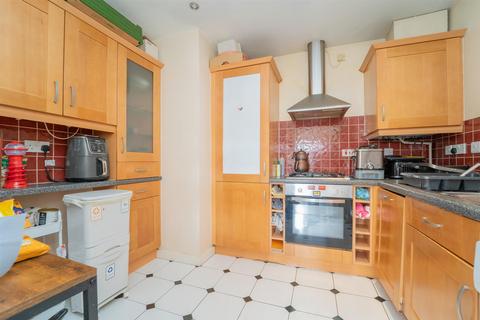 2 bedroom flat for sale, New Barns Avenue, Chorlton