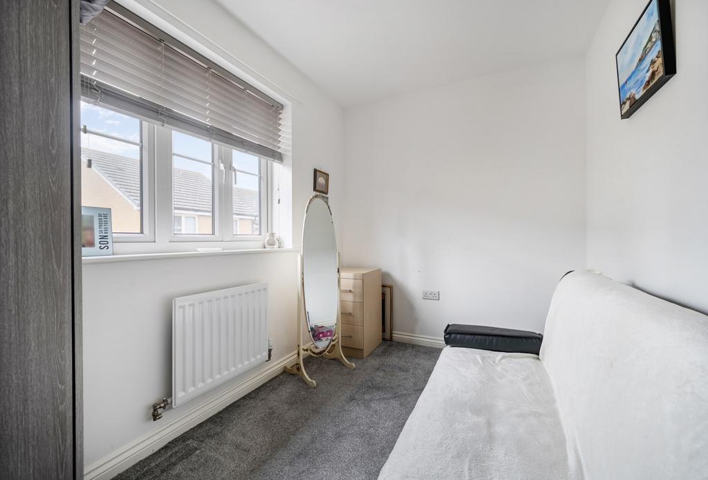 1370427-5-68fa136...