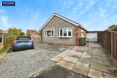 2 bedroom detached bungalow for sale, Laburnum Avenue, Scunthorpe