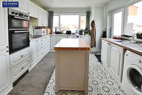 2 bedroom detached bungalow for sale, Laburnum Avenue, Scunthorpe