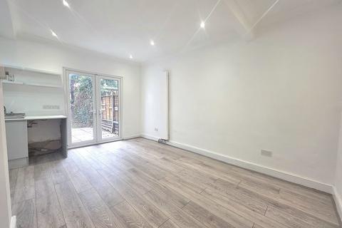 undefined, Harrow Weald, Middlesex