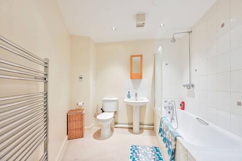 1 bedroom flat for sale, Symons Close, Nunhead, London, SE15
