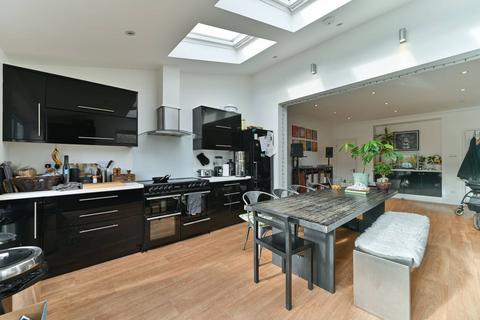undefined, Elmbrook Road, Sutton, SM1