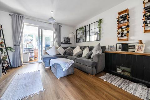 undefined, Dukes Close, Petersfield, Hampshire, GU32