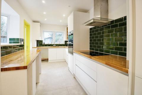 undefined, Beedell Avenue, Westcliff-on-sea, SS0