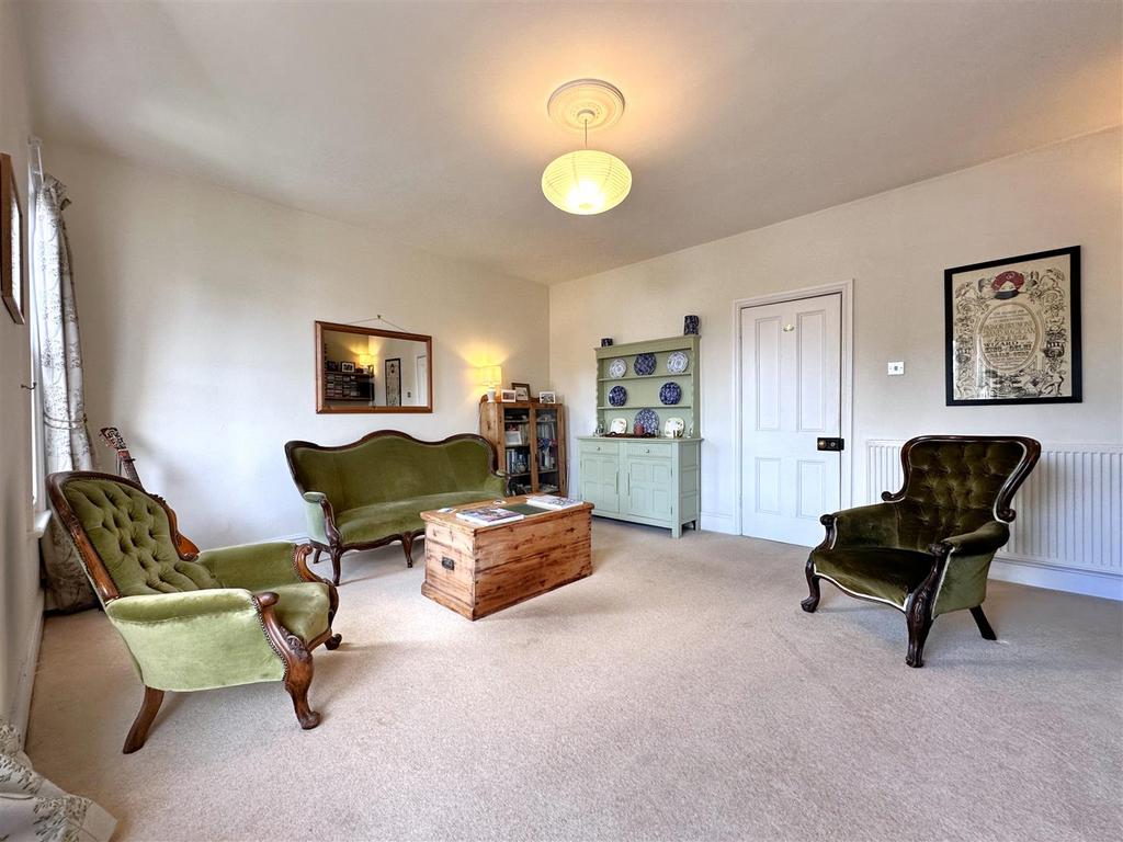 First Floor Sitting Room 600