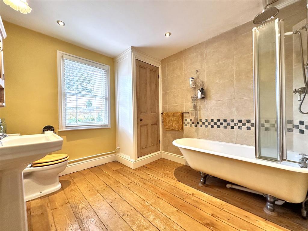 En-Suite Bathroom 625