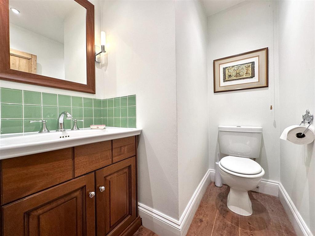 First Floor W.C 602