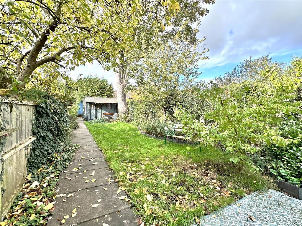 Wonderfully Private &amp; Established Garden 460
