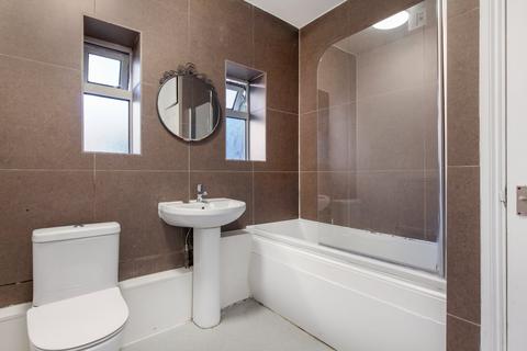 3 bedroom flat to rent, Fielding House, Boundary Road, London