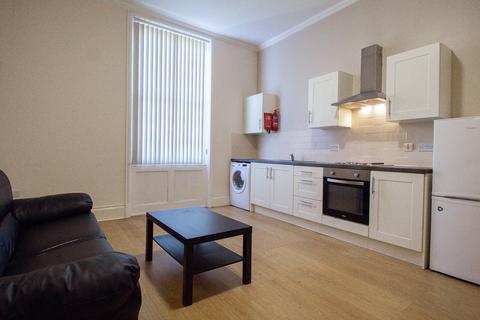 1 bedroom apartment to rent, Apt 8, 12a Clarendon Road, 12A Clarendon Road LS2