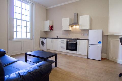 1 bedroom apartment to rent, Apt 8, 12a Clarendon Road, 12A Clarendon Road LS2