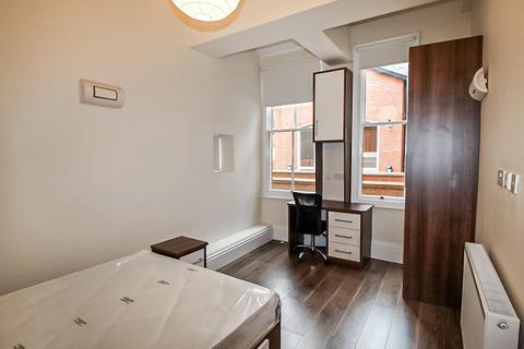 2 bedroom apartment to rent, Apt 4, Clarendon House, 20 Clarendon Road LS2