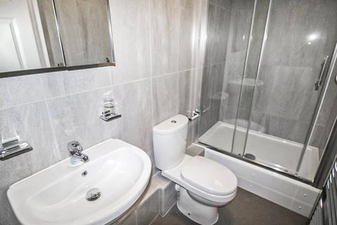 2 bedroom apartment to rent, Apt 4, Clarendon House, 20 Clarendon Road LS2