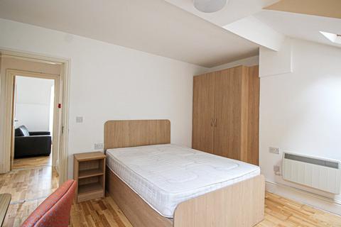 2 bedroom apartment to rent, Apt 10, 21 Hyde Terrace, 21 Hyde Terrace LS2