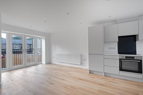 2 bedroom terraced house to rent, Buxton Road, High Peak SK23