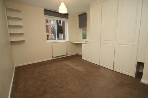 2 bedroom flat to rent, Blackmoor Court, Leeds, West Yorkshire, UK, LS17