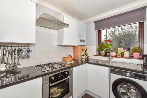 2 bedroom end of terrace house for sale, Alvington Manor View, Newport, Isle of Wight