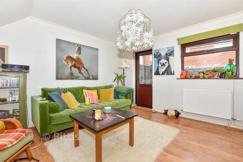 2 bedroom end of terrace house for sale, Alvington Manor View, Newport PO30