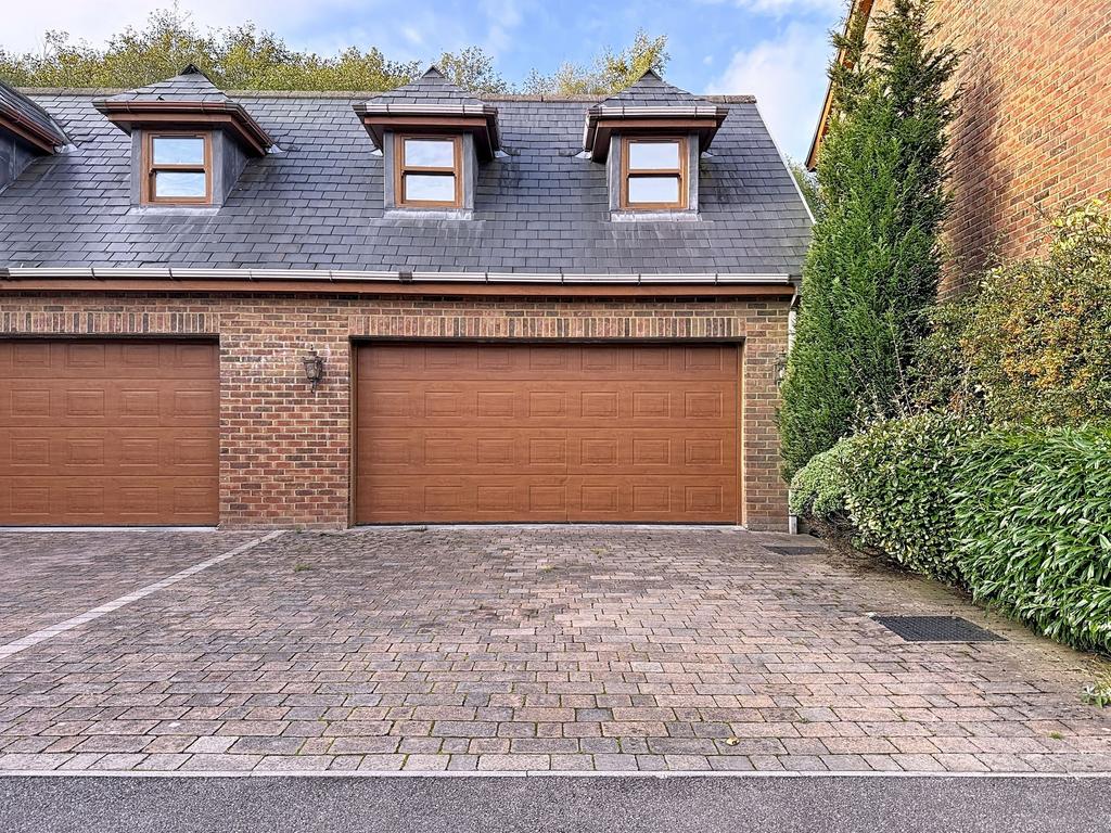 Garage &amp; Parking