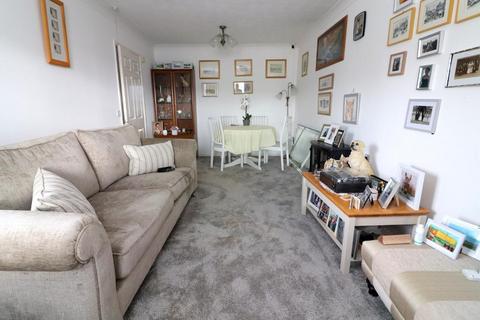2 bedroom bungalow for sale, Luton LU3